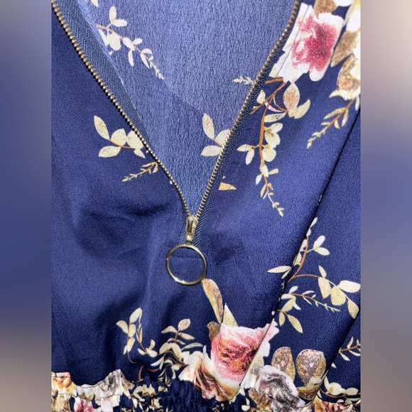 curve size 3 XL navy boho floral blouse with zipper - Picture 5 of 6